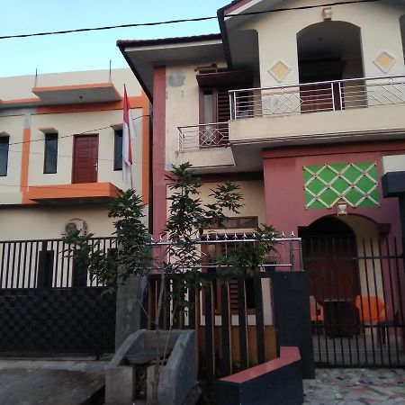 Pondok Cemara Hotel Medan Buitenkant foto