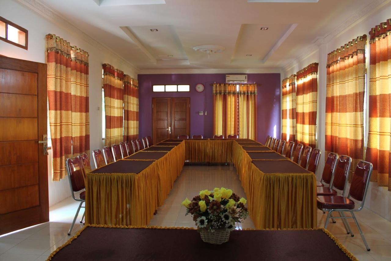 Pondok Cemara Hotel Medan Buitenkant foto