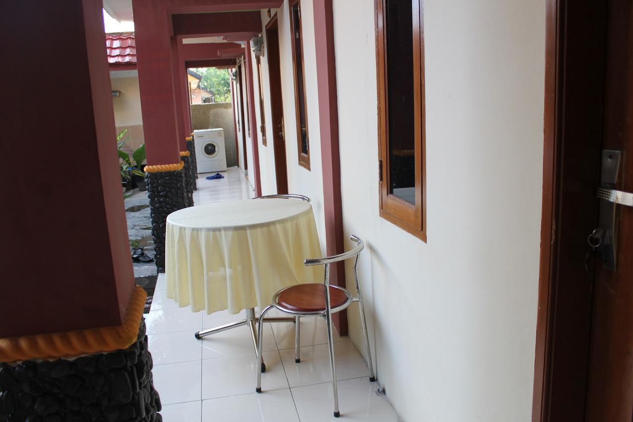 Pondok Cemara Hotel Medan Buitenkant foto