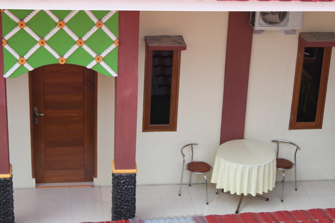 Pondok Cemara Hotel Medan Buitenkant foto