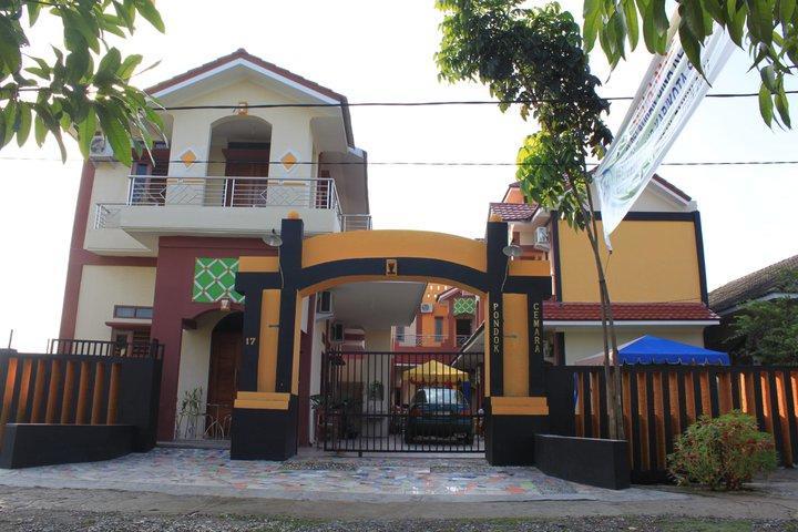 Pondok Cemara Hotel Medan Buitenkant foto