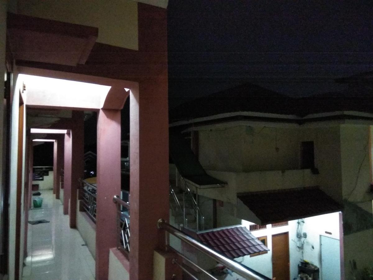 Pondok Cemara Hotel Medan Buitenkant foto