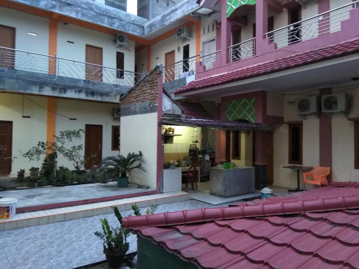 Pondok Cemara Hotel Medan Buitenkant foto
