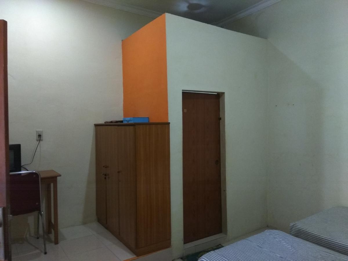 Pondok Cemara Hotel Medan Buitenkant foto