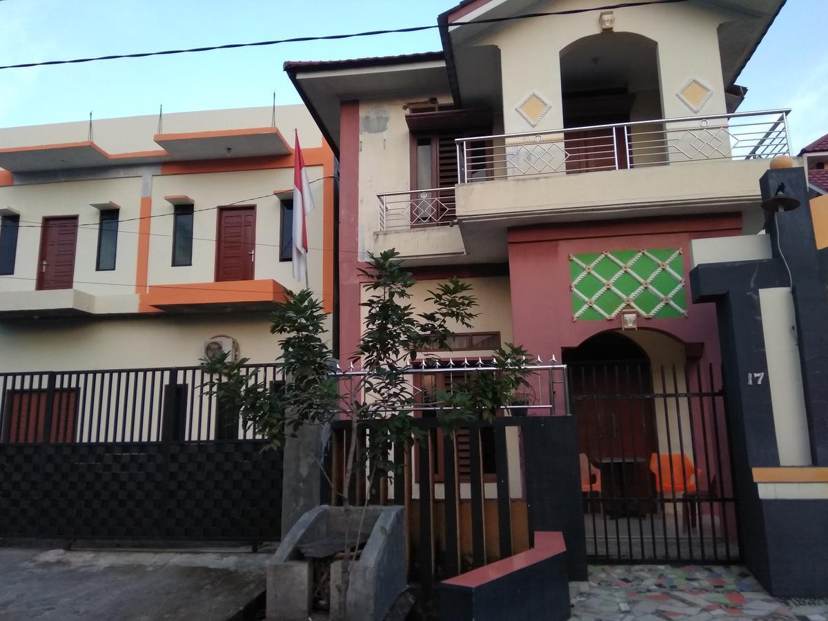Pondok Cemara Hotel Medan Buitenkant foto