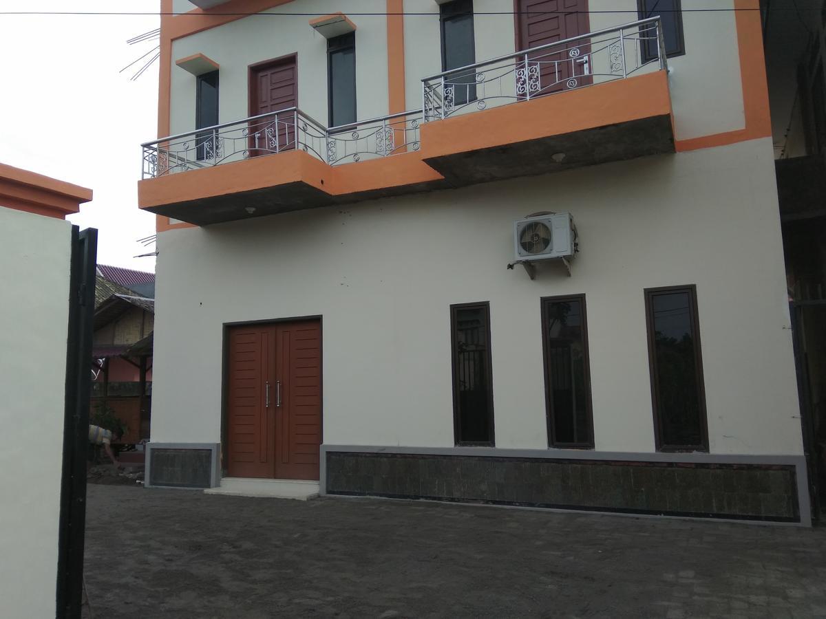 Pondok Cemara Hotel Medan Buitenkant foto
