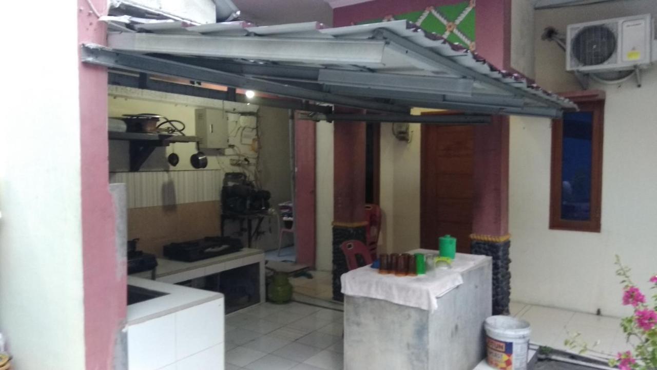 Pondok Cemara Hotel Medan Buitenkant foto